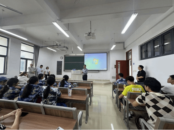 西班牙阿尔卡拉大学代表团来校开展交流宣讲