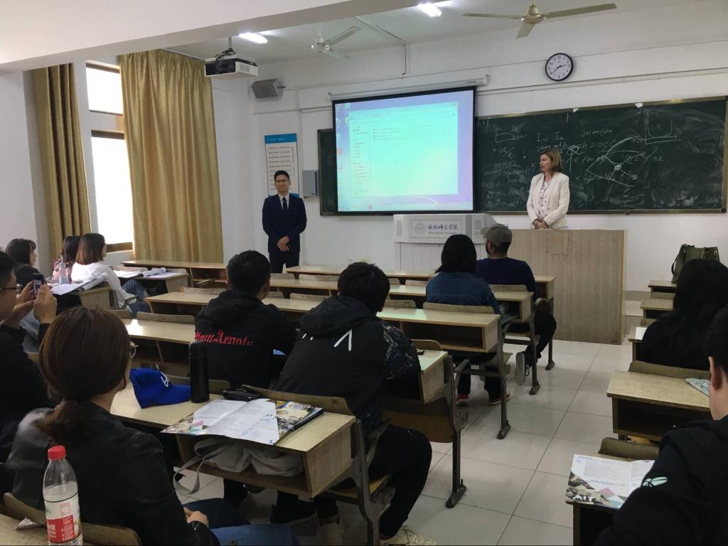 阿斯隆理工学院代表团与制药工程专业学生面对面交流
